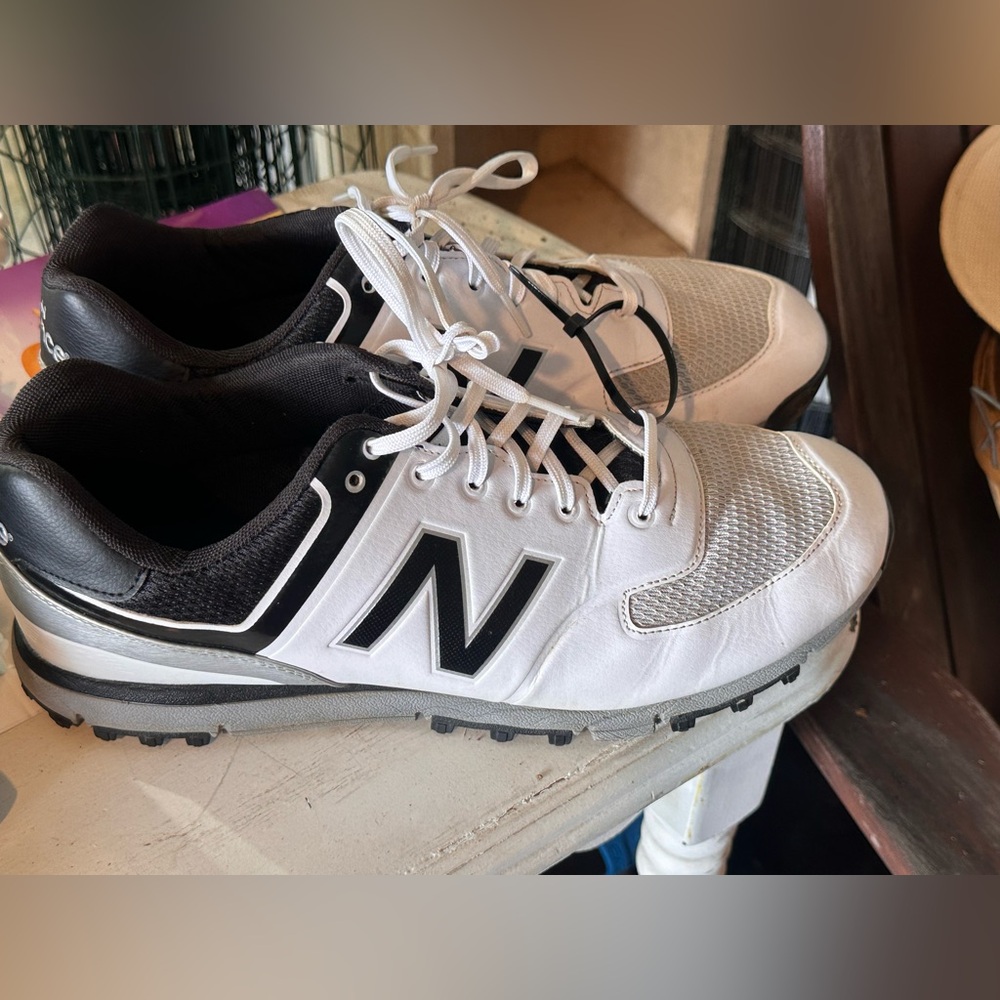 New Balance Men's White and Black Golf Shoes